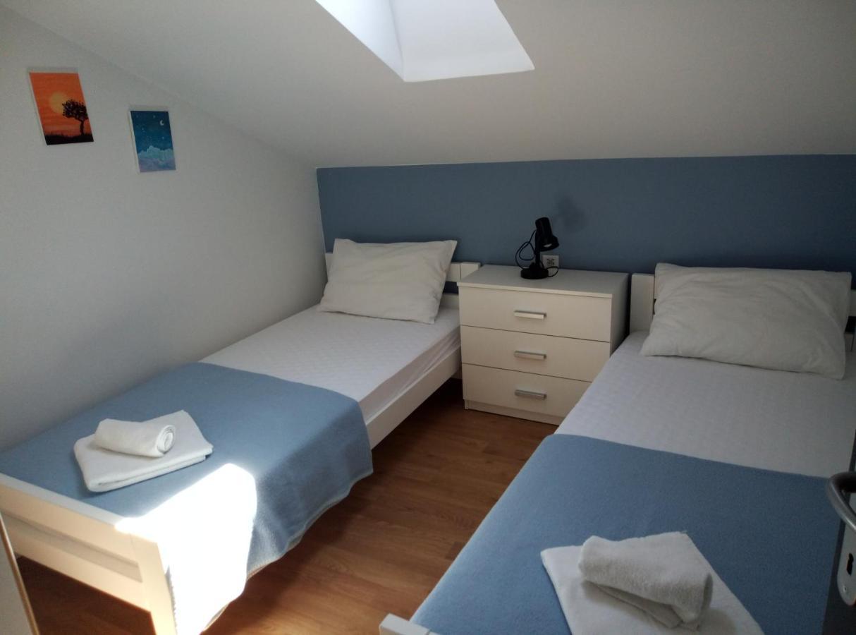 Apartman Prvi Red Do Mora Свети свети Филип и Яков Екстериор снимка