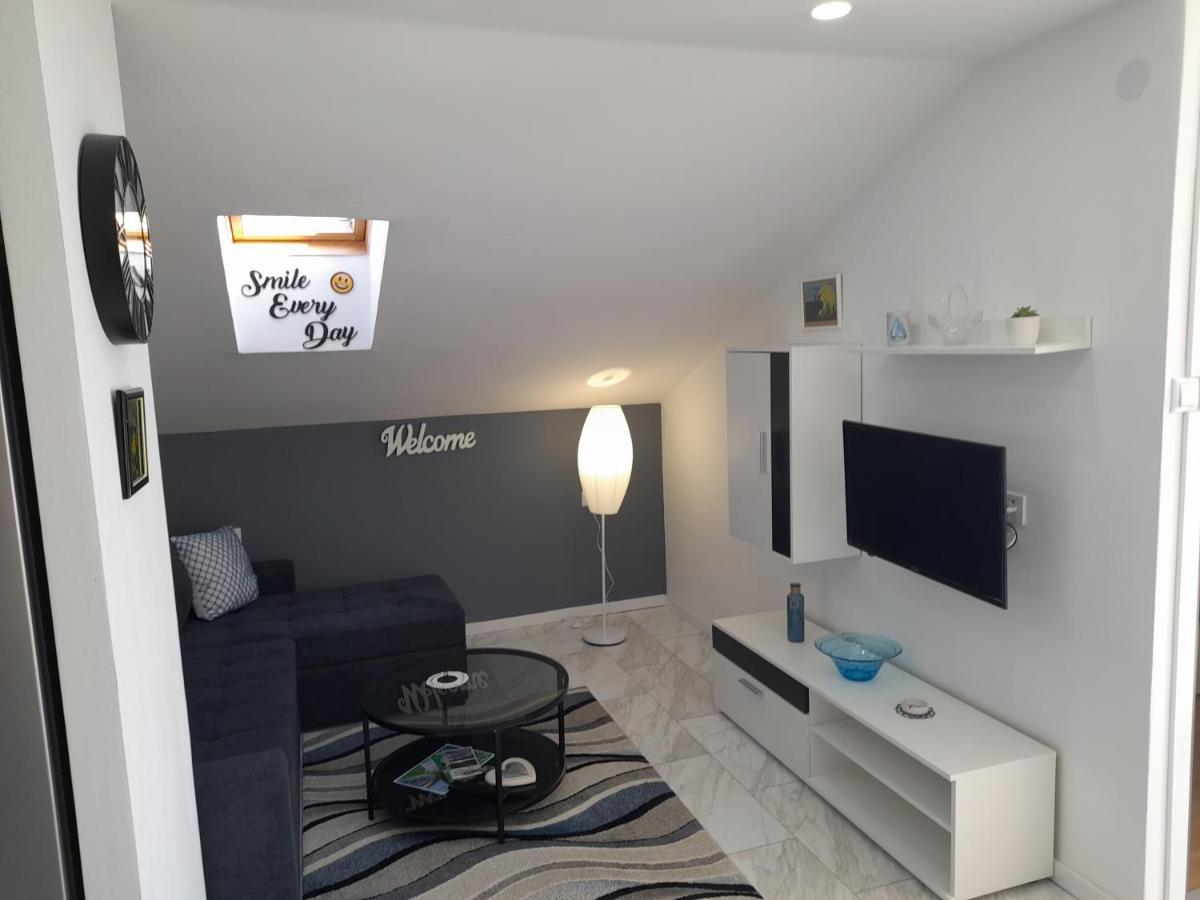 Apartman Prvi Red Do Mora Свети свети Филип и Яков Екстериор снимка