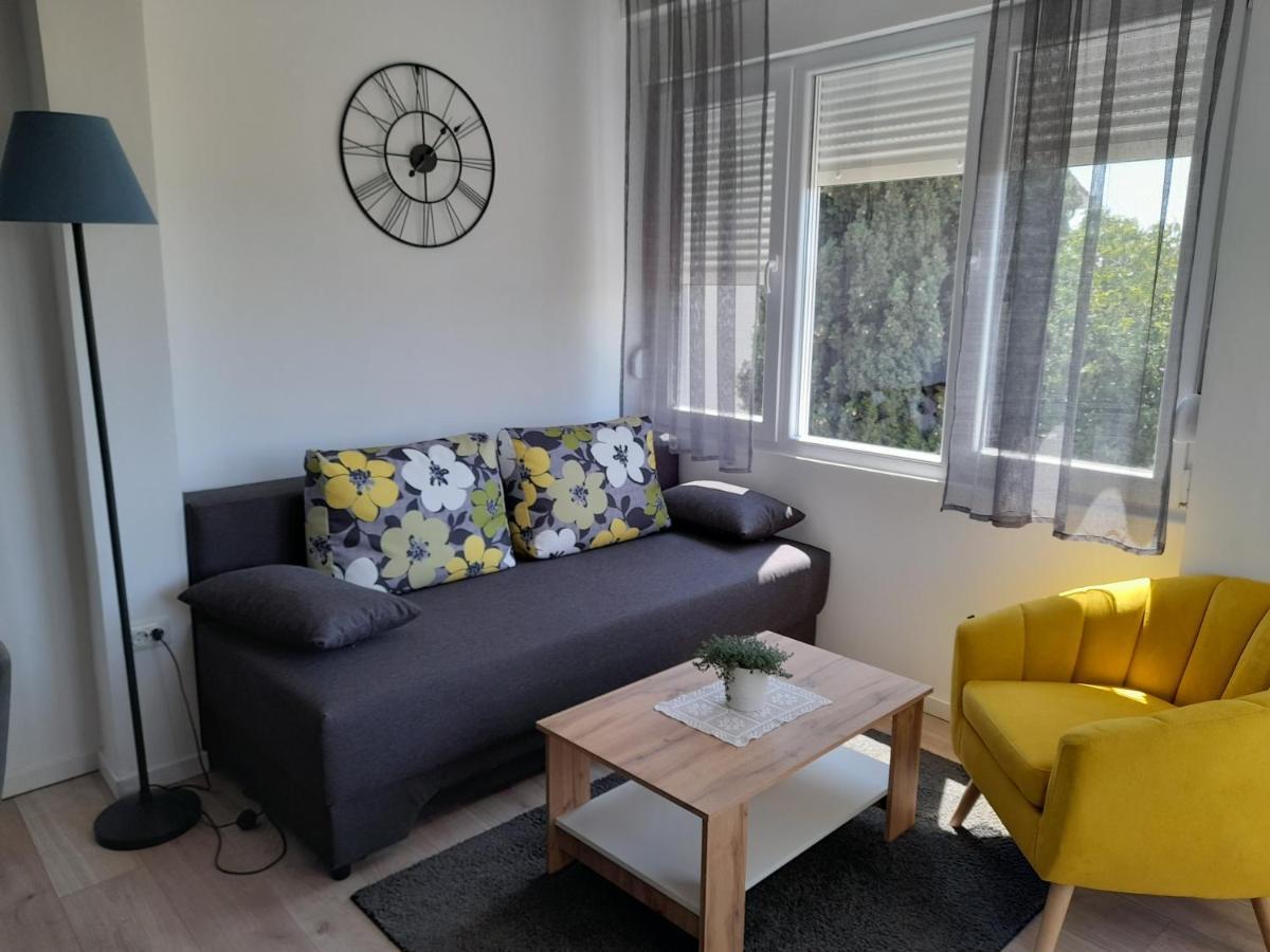 Apartman Prvi Red Do Mora Свети свети Филип и Яков Екстериор снимка